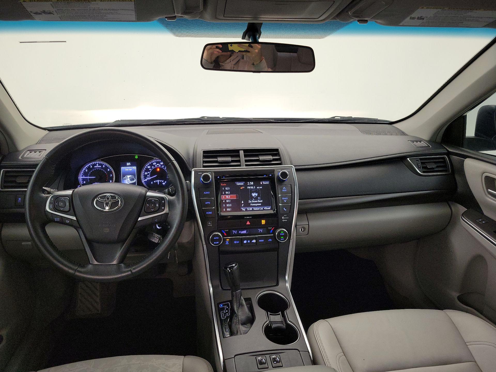 Thumbnail: 2017 Toyota Camry - 9