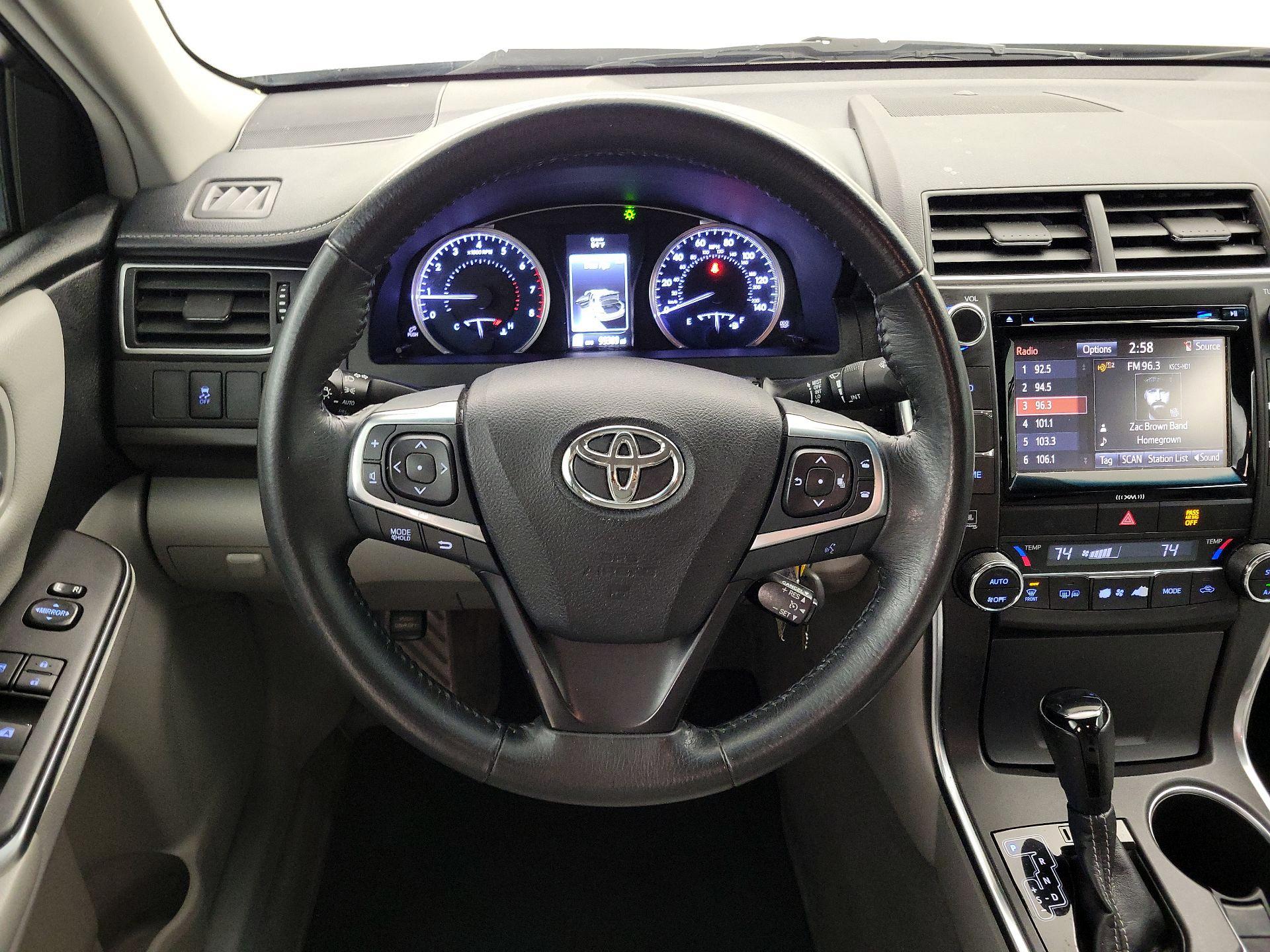 Thumbnail: 2017 Toyota Camry - 10