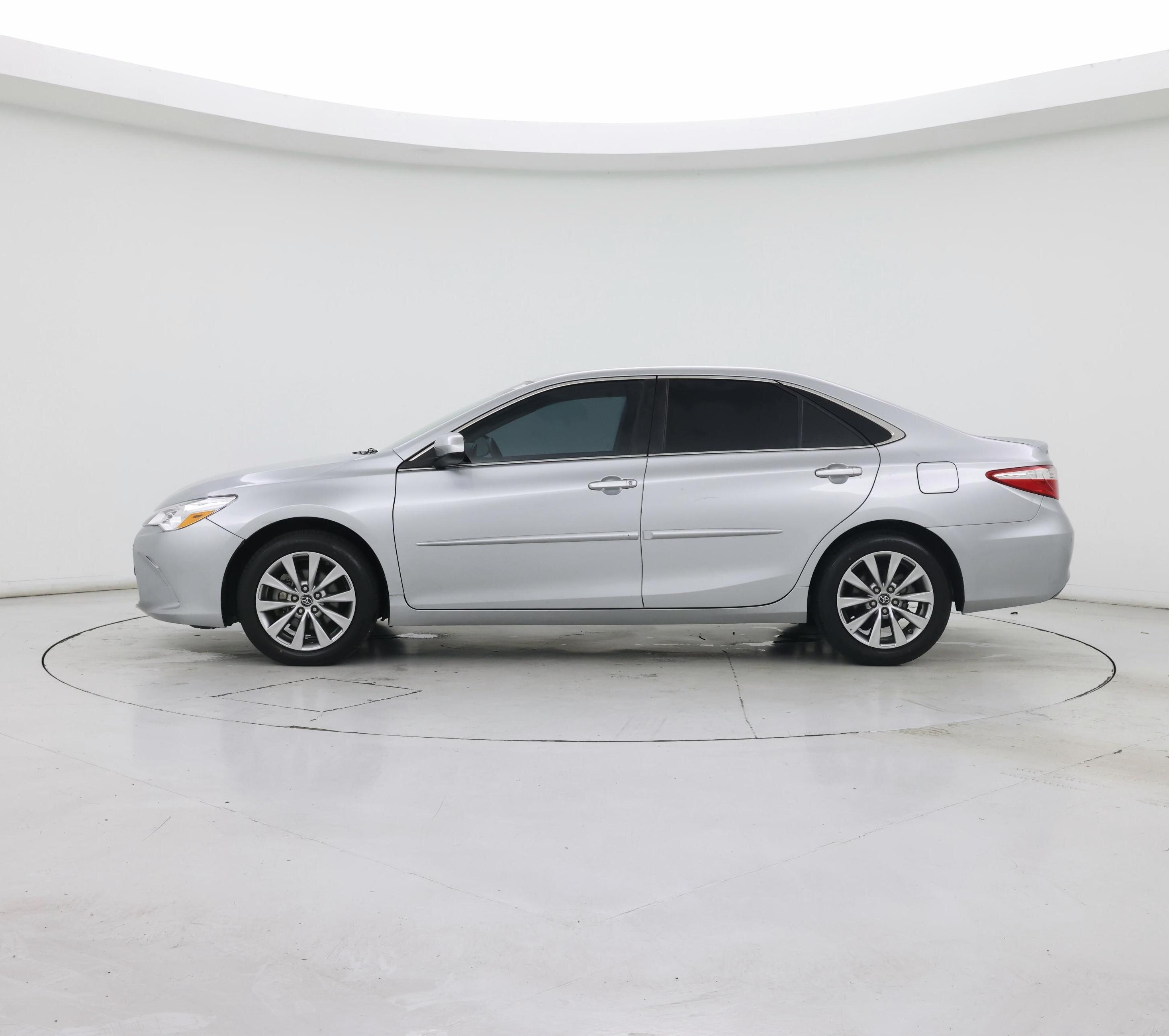 Thumbnail: 2017 Toyota Camry - 3