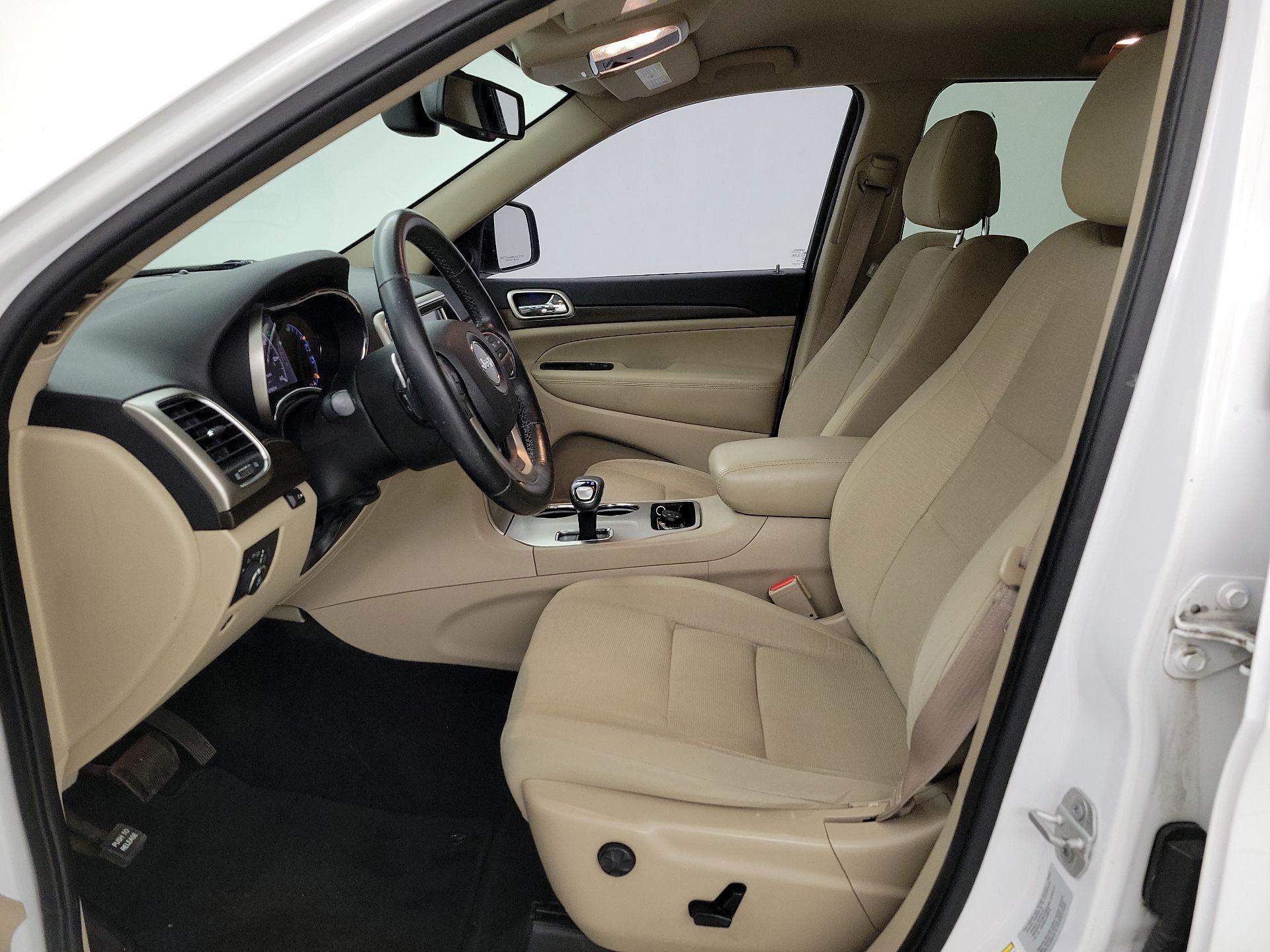 Thumbnail: 2015 Jeep Grand Cherokee - 11