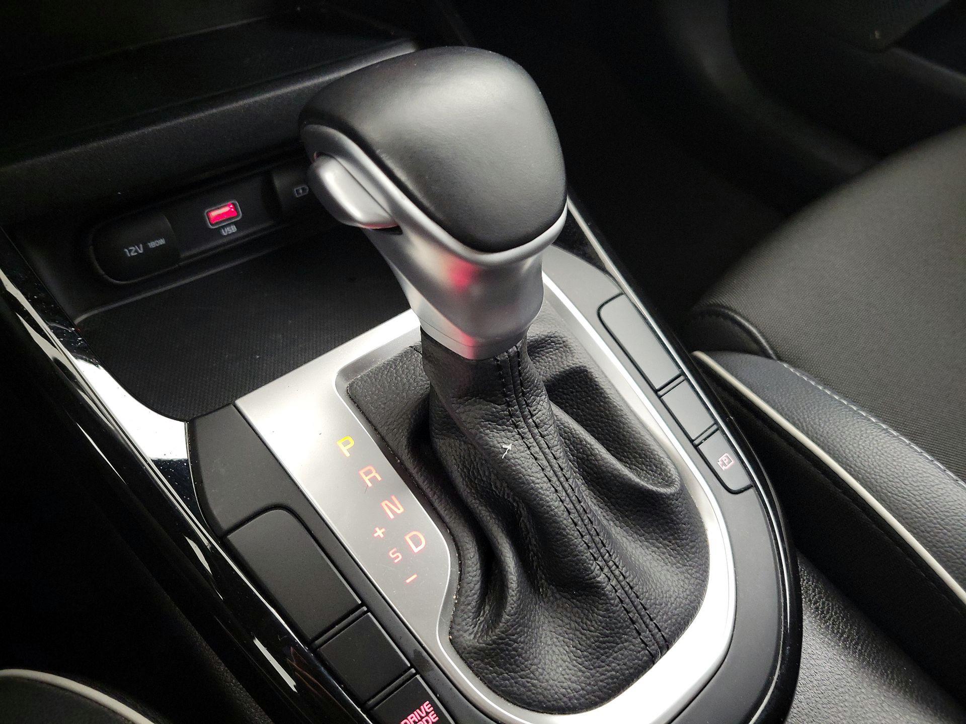 Thumbnail: 2022 Kia Forte - 16