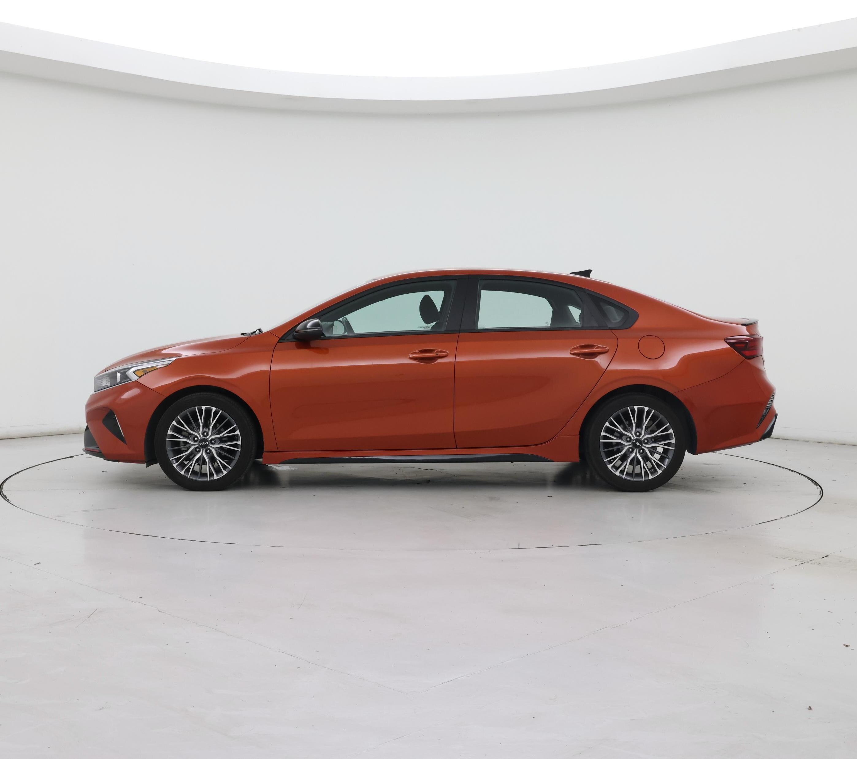 Thumbnail: 2022 Kia Forte - 3