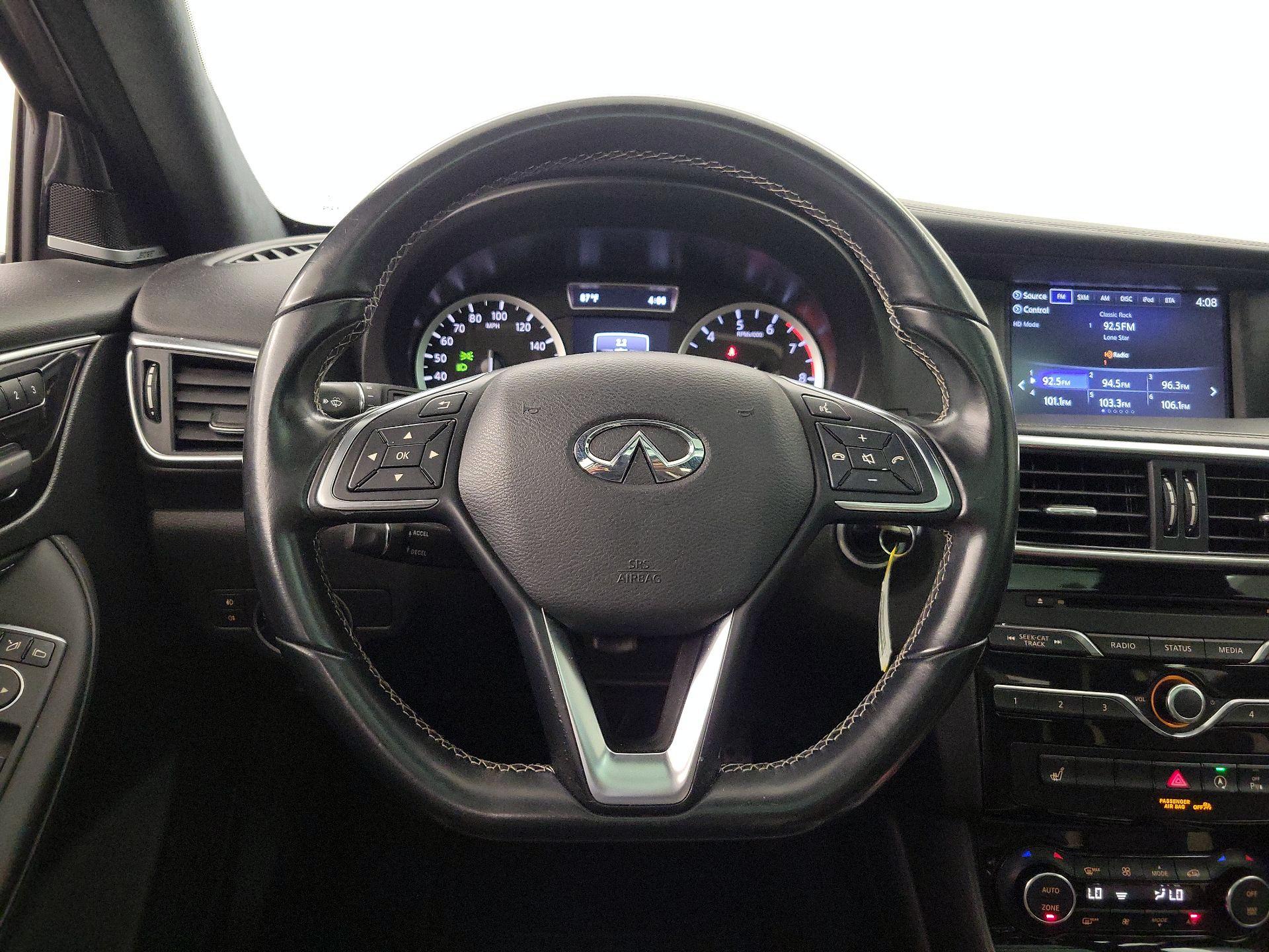 Thumbnail: 2017 INFINITI QX30 - 10