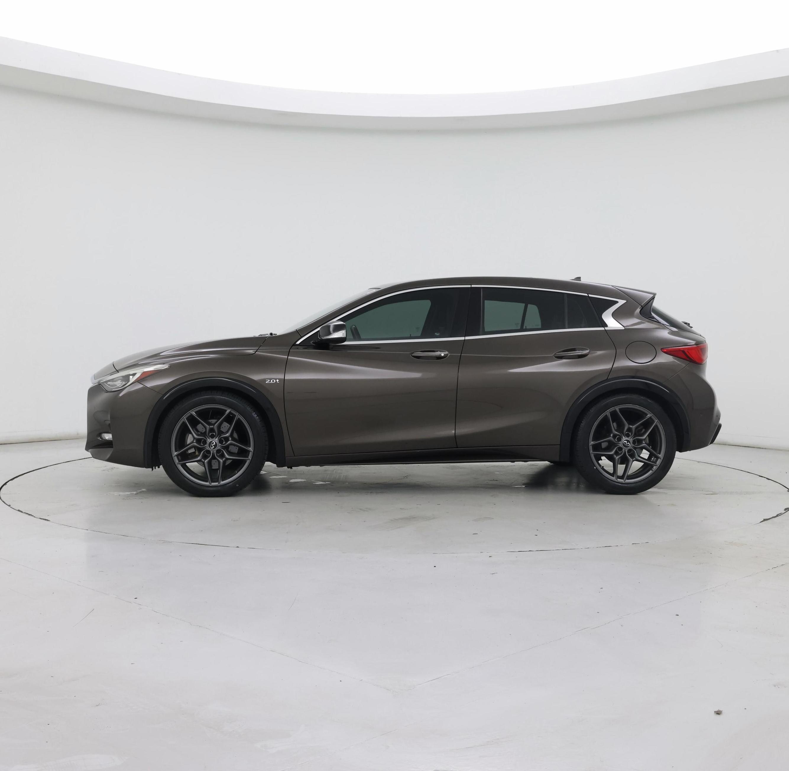 Thumbnail: 2017 INFINITI QX30 - 3