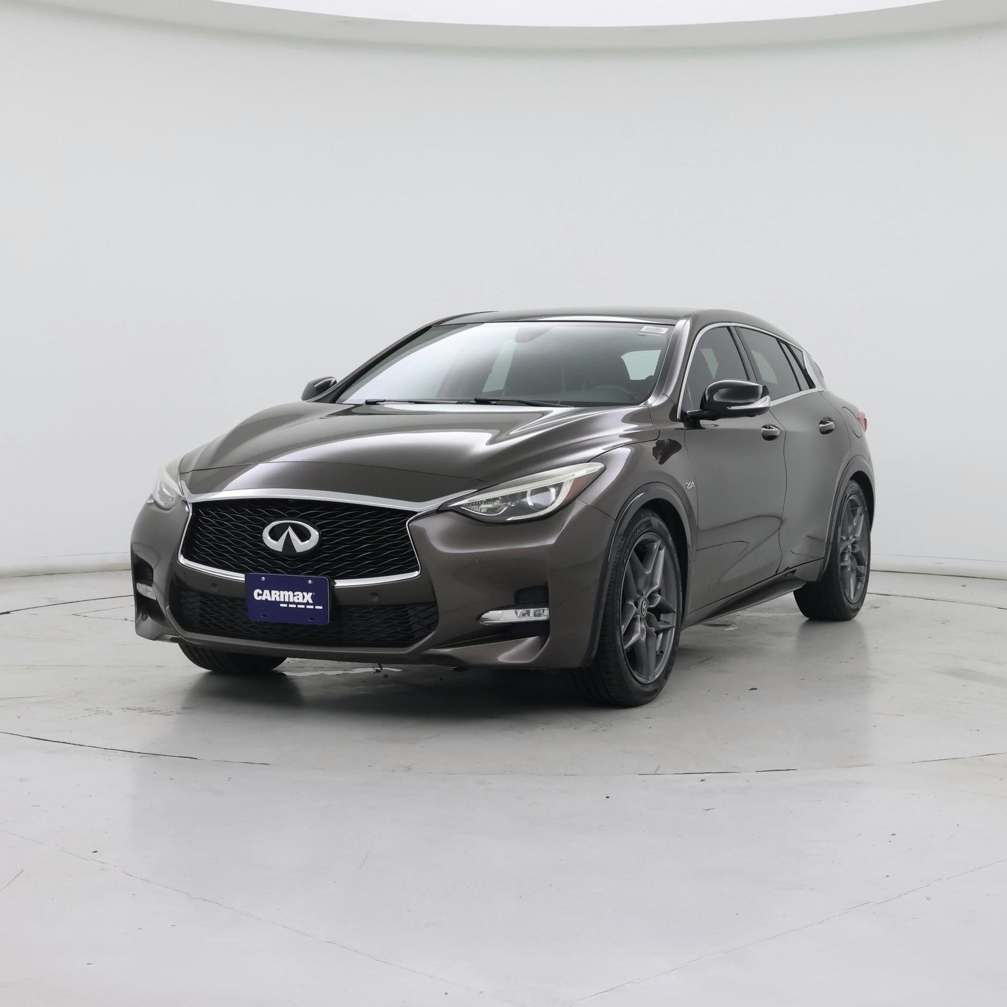 Thumbnail: 2017 INFINITI QX30 - 4