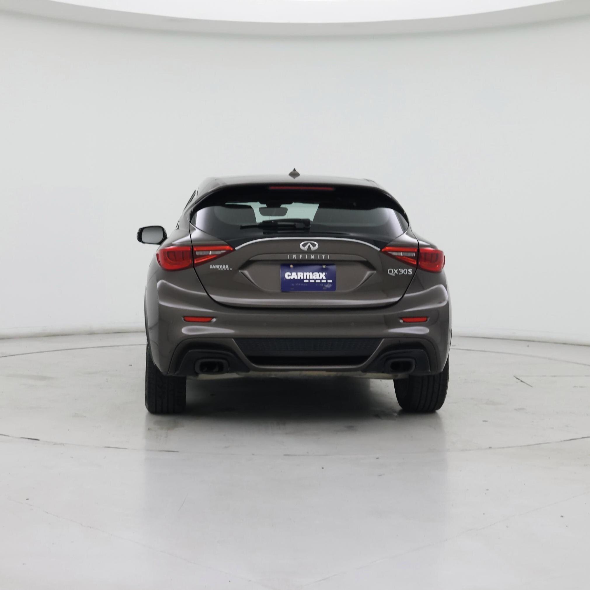 Thumbnail: 2017 INFINITI QX30 - 6
