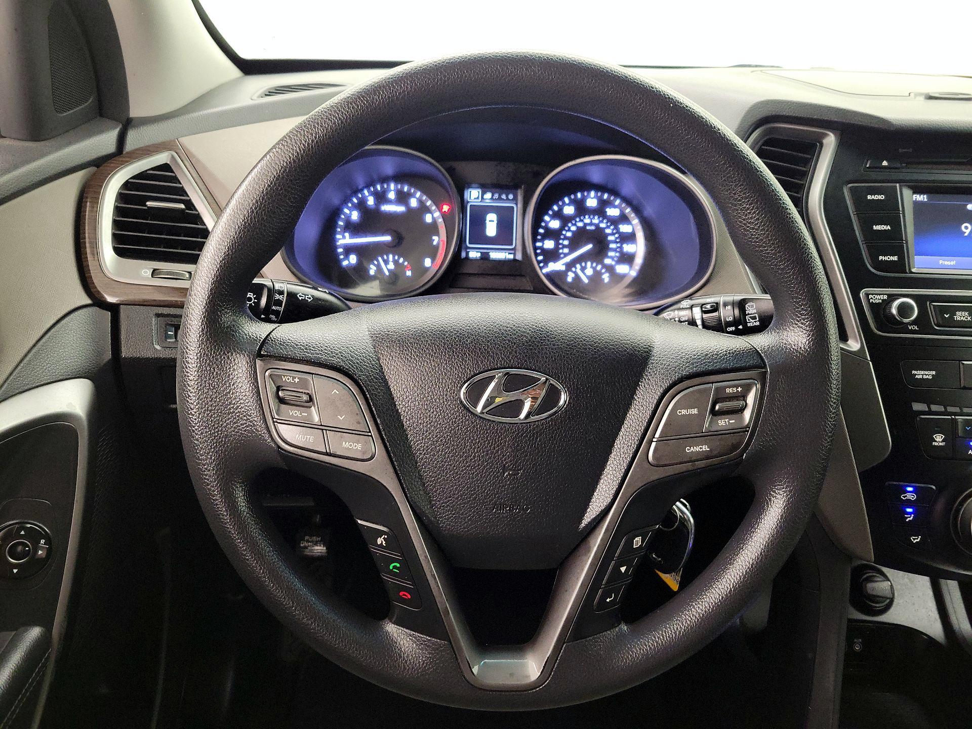 Thumbnail: 2017 Hyundai Santa Fe - 10