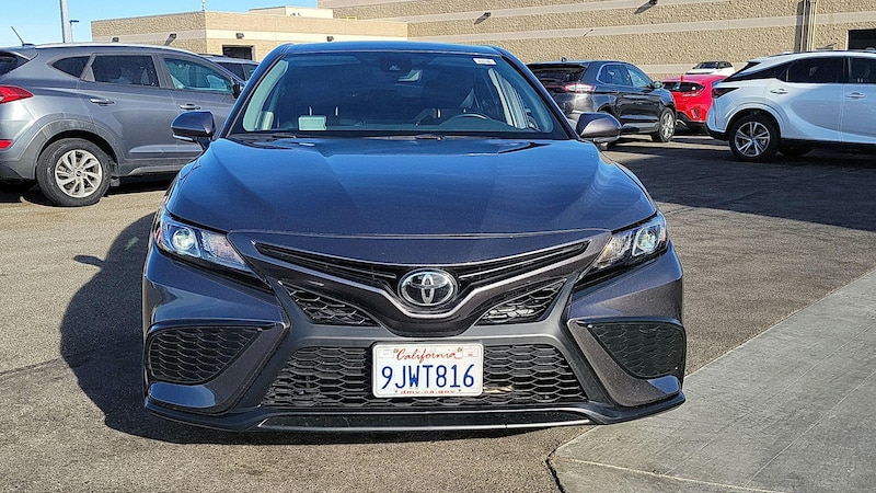 2024 Toyota Camry SE 2