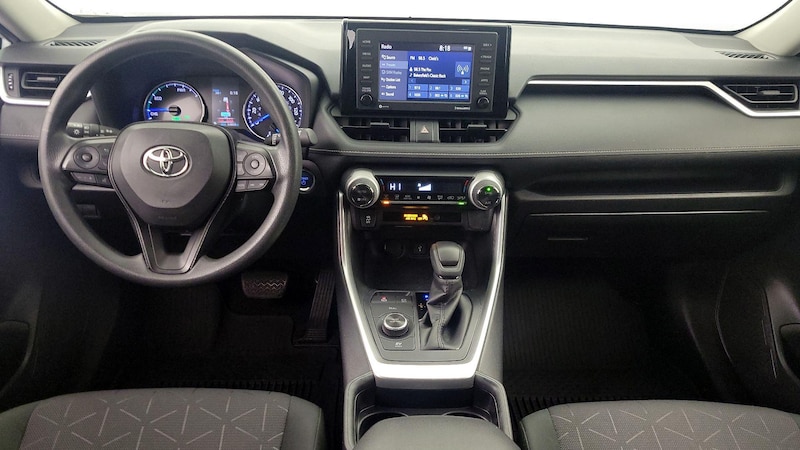 2020 Toyota RAV4 XLE 9