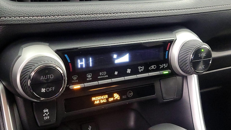 2020 Toyota RAV4 XLE 15