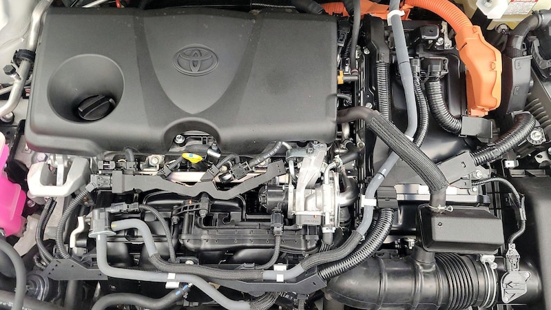 2020 Toyota RAV4 XLE 19