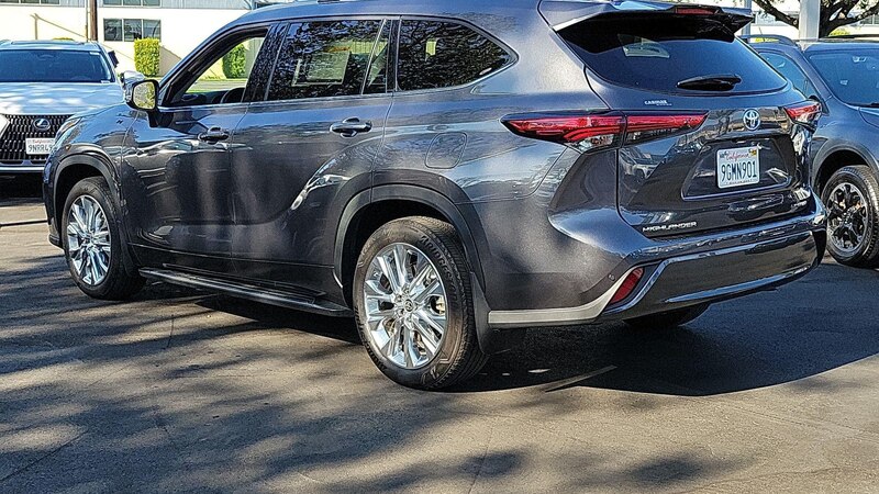 2023 Toyota Highlander Limited 7