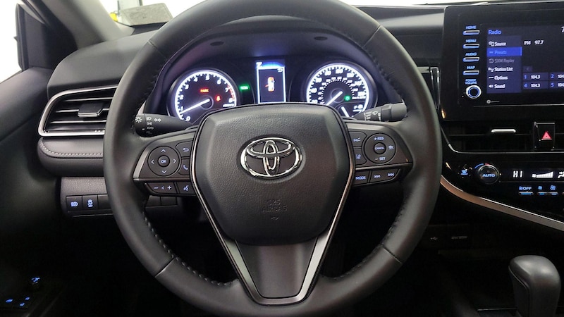 2024 Toyota Camry SE 10