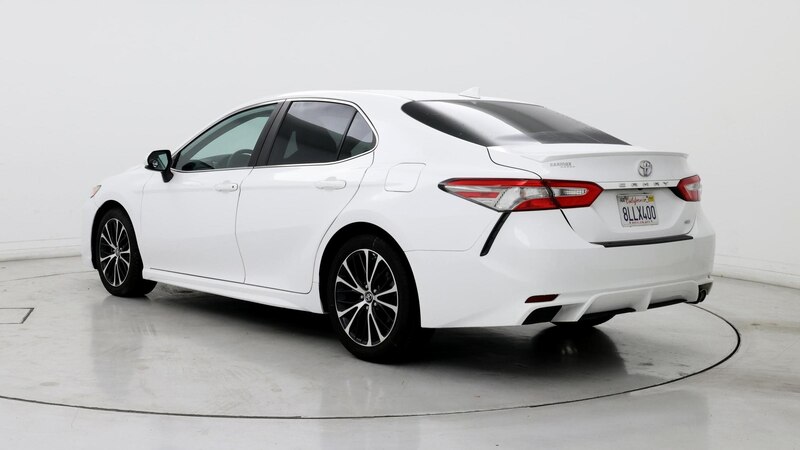 2019 Toyota Camry SE 2