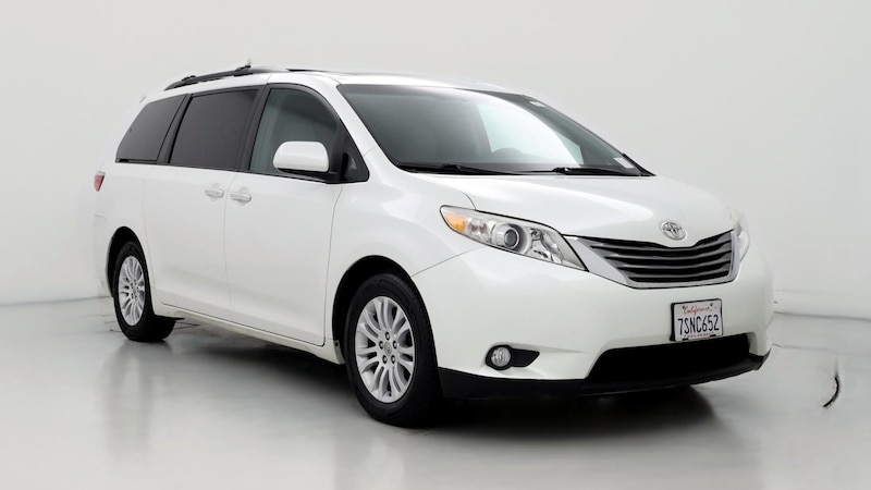 2016 Toyota Sienna XLE Hero Image