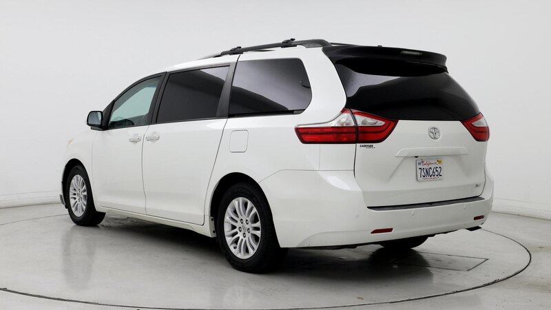 2016 Toyota Sienna XLE 2