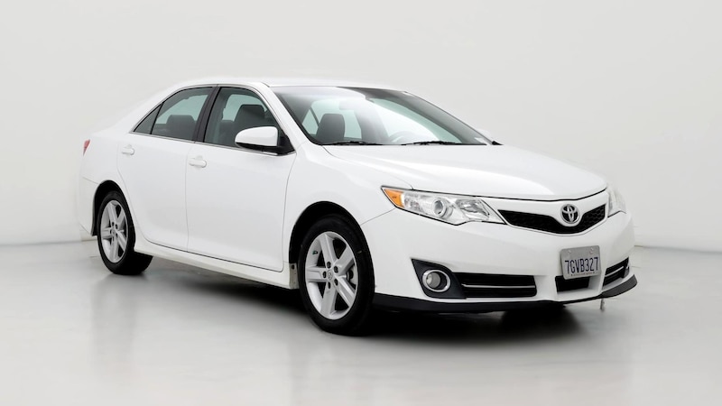 2014 Toyota Camry SE Hero Image