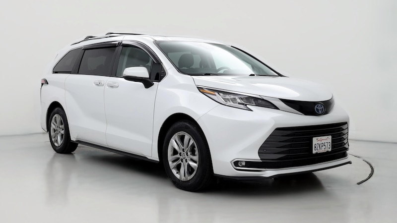 2022 Toyota Sienna Limited Hero Image