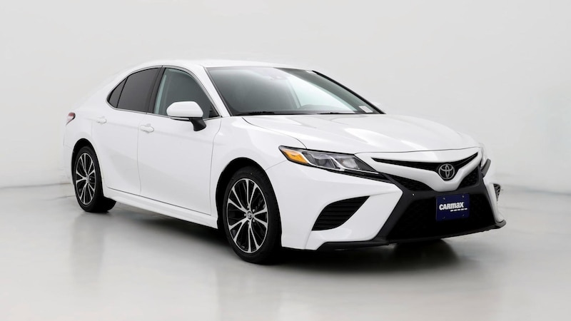 2020 Toyota Camry SE Hero Image