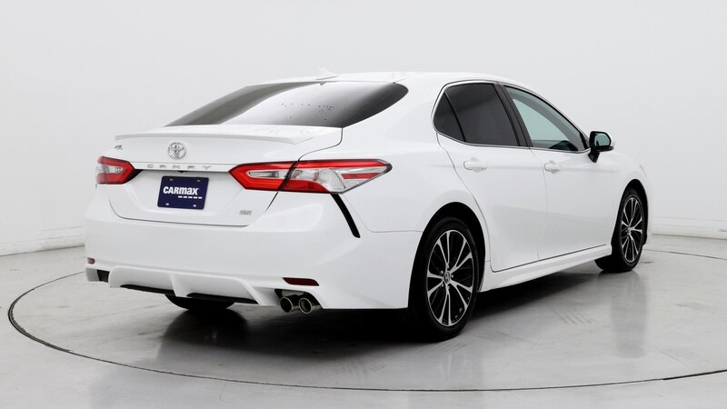 2020 Toyota Camry SE 8