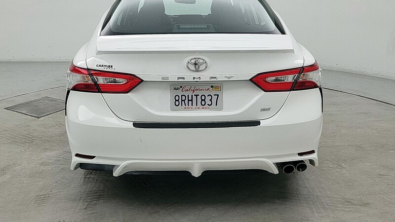 2020 Toyota Camry SE 6