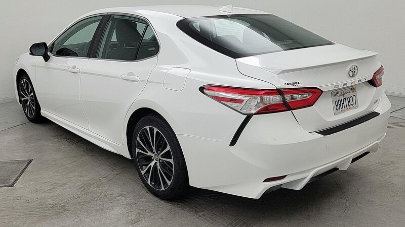 2020 Toyota Camry SE 7