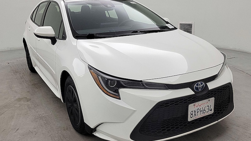 2022 Toyota Corolla LE Hero Image