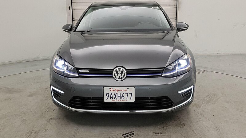 2019 Volkswagen Golf SEL 2