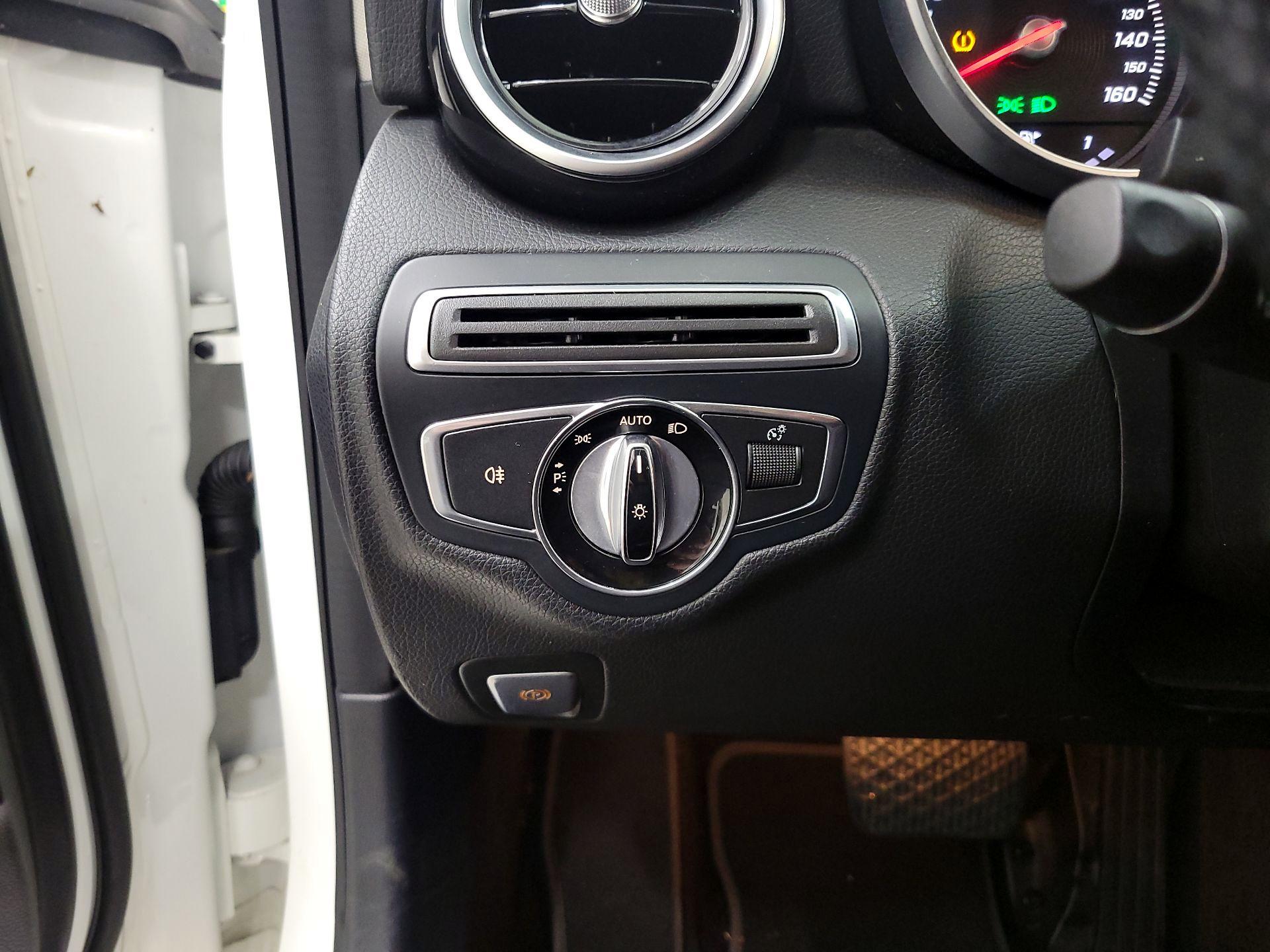 Thumbnail: 2016 Mercedes-Benz C-Class - 13