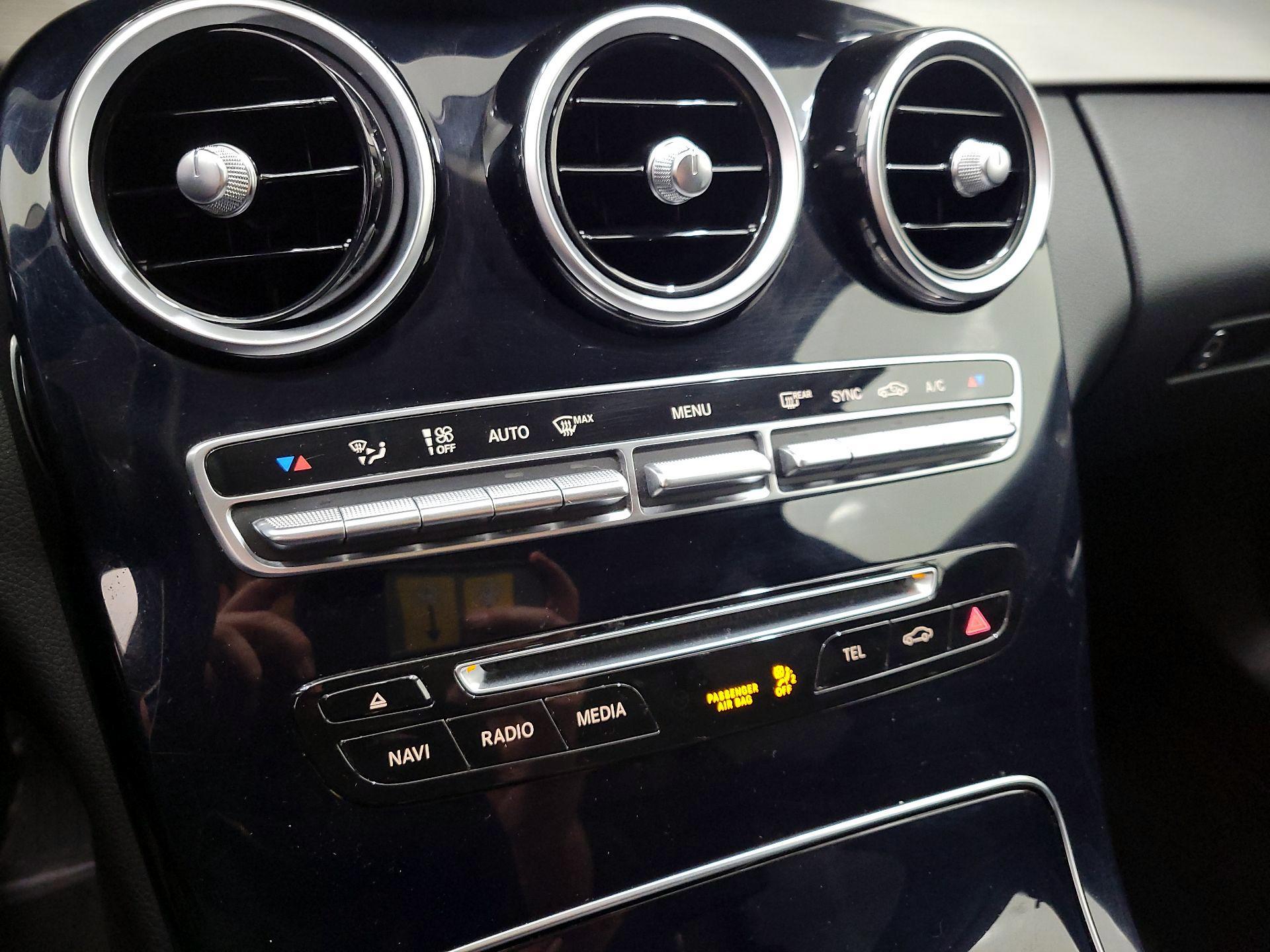 Thumbnail: 2016 Mercedes-Benz C-Class - 15