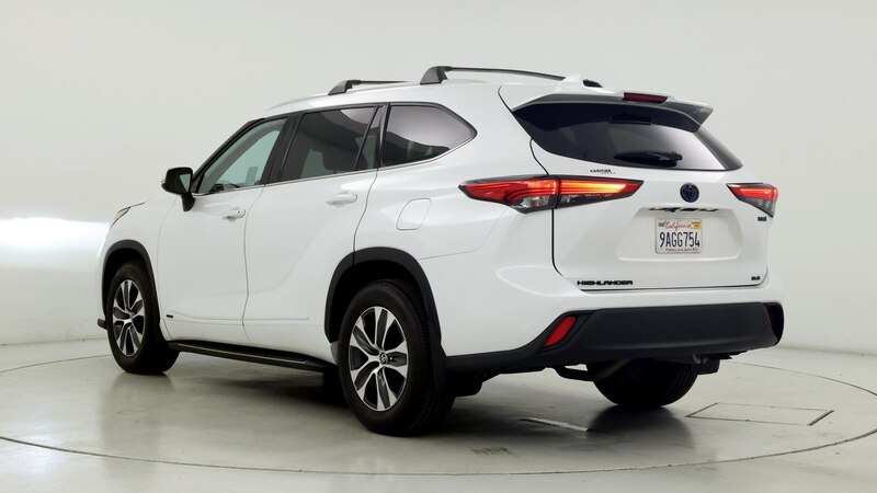 2022 Toyota Highlander XLE 2