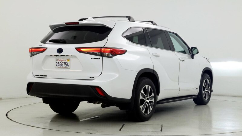 2022 Toyota Highlander XLE 8