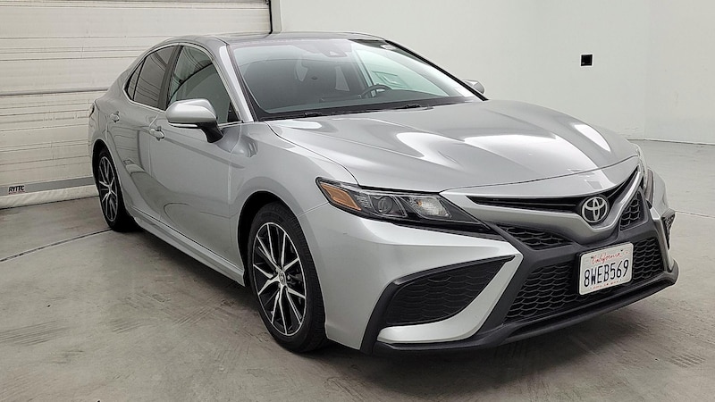 2021 Toyota Camry SE Hero Image