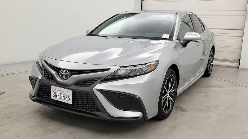 2021 Toyota Camry SE 3