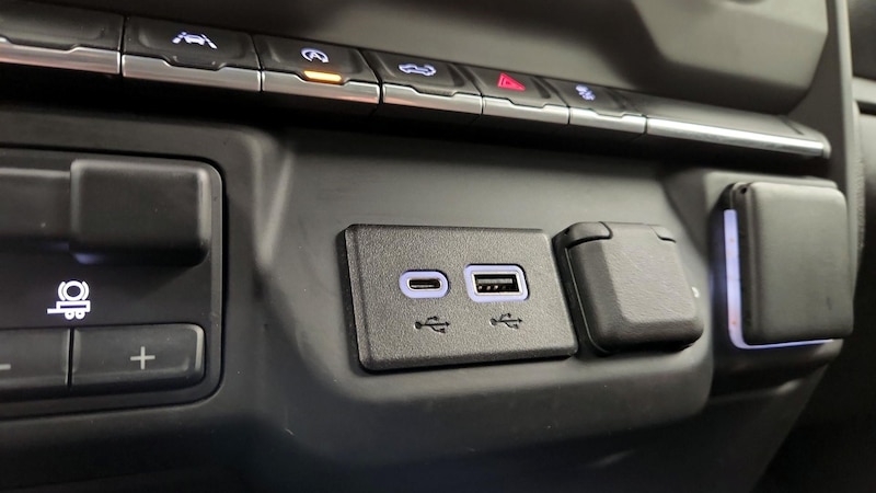 2023 Chevrolet Silverado 1500 Custom 18
