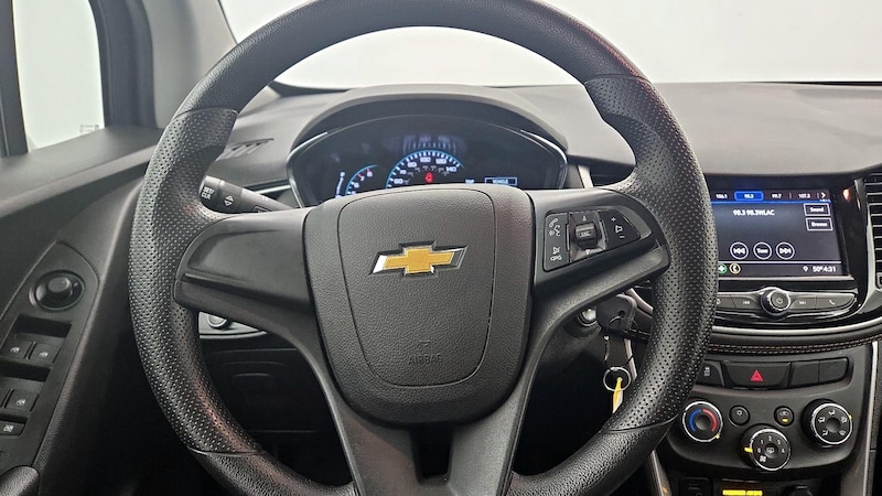 2021 Chevrolet Trax LS 10