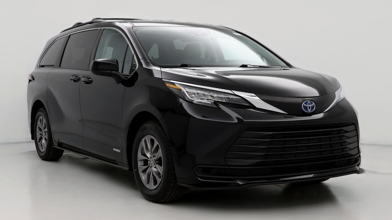 2021 Toyota Sienna LE Hero Image