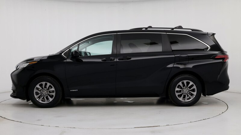 2021 Toyota Sienna LE 3