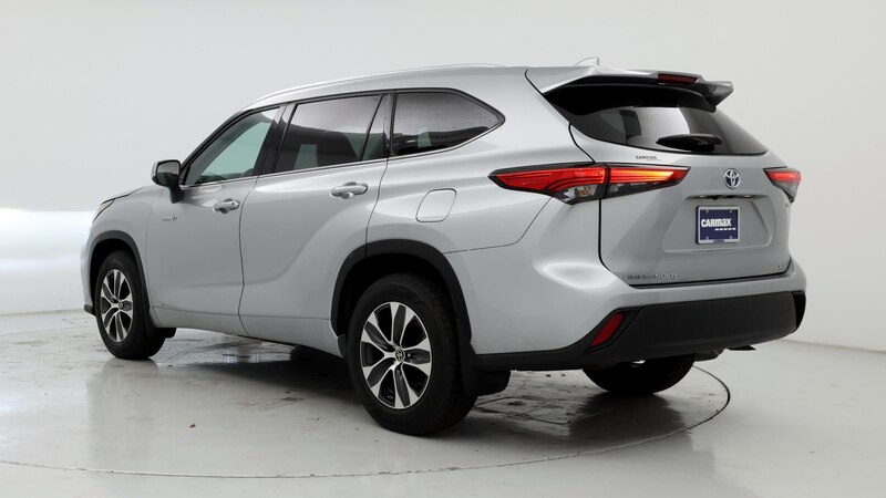 2021 Toyota Highlander XLE 2