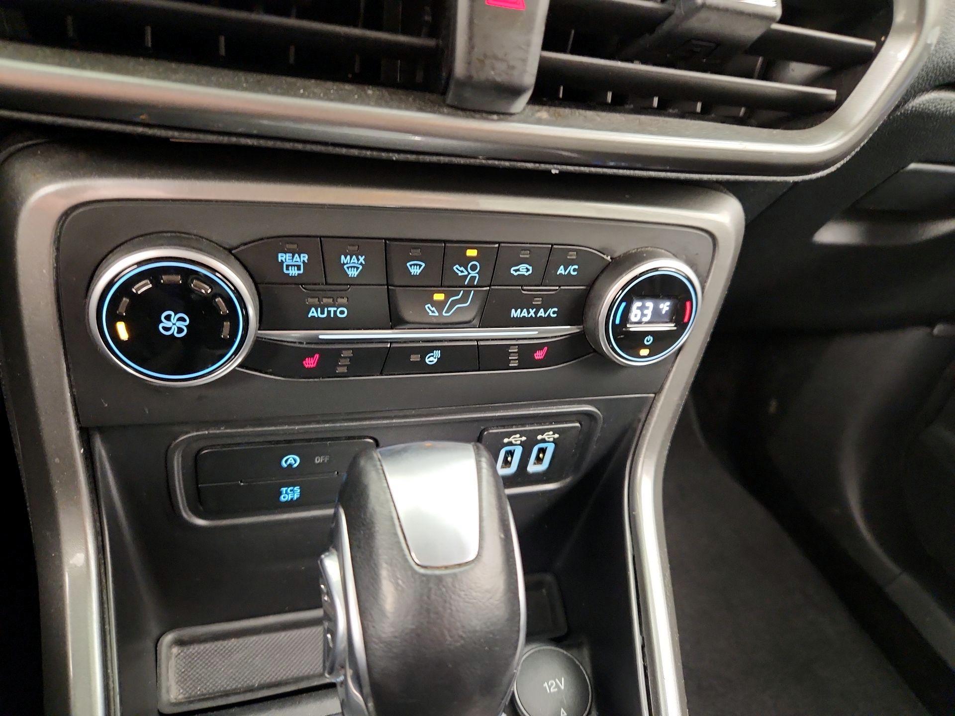 Thumbnail: 2018 Ford EcoSport - 16