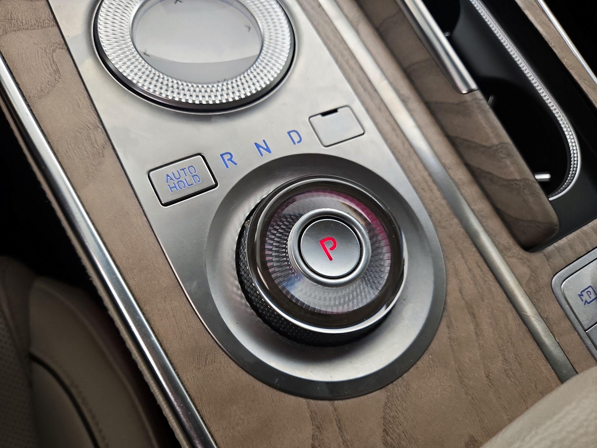 Thumbnail: 2021 Genesis GV80 - 18