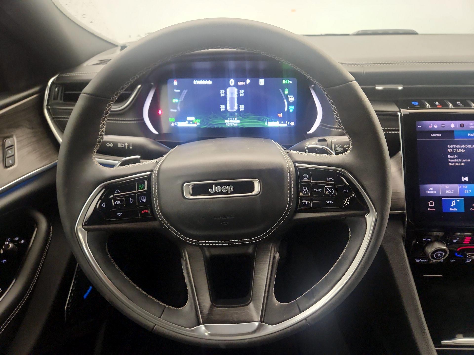 Thumbnail: 2022 Jeep Grand Cherokee - 10