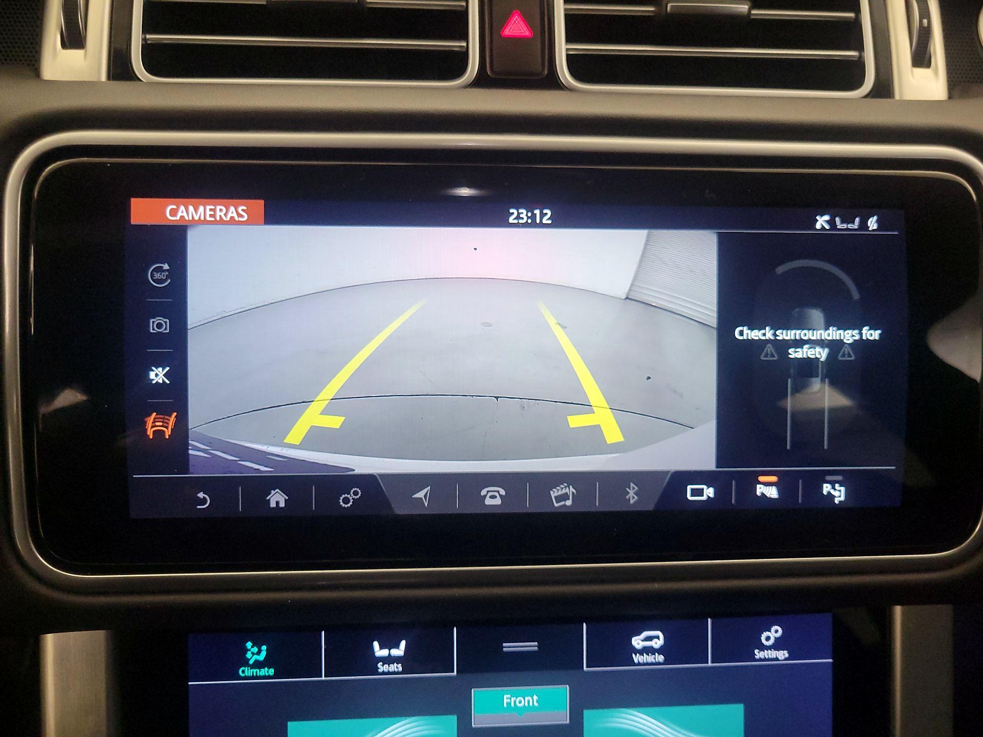 Thumbnail: 2019 Land Rover Range Rover - 15