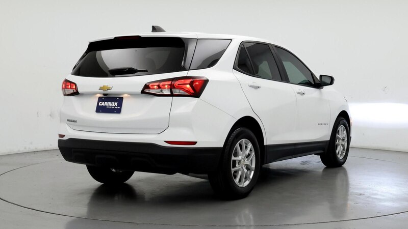 2022 Chevrolet Equinox LS 8