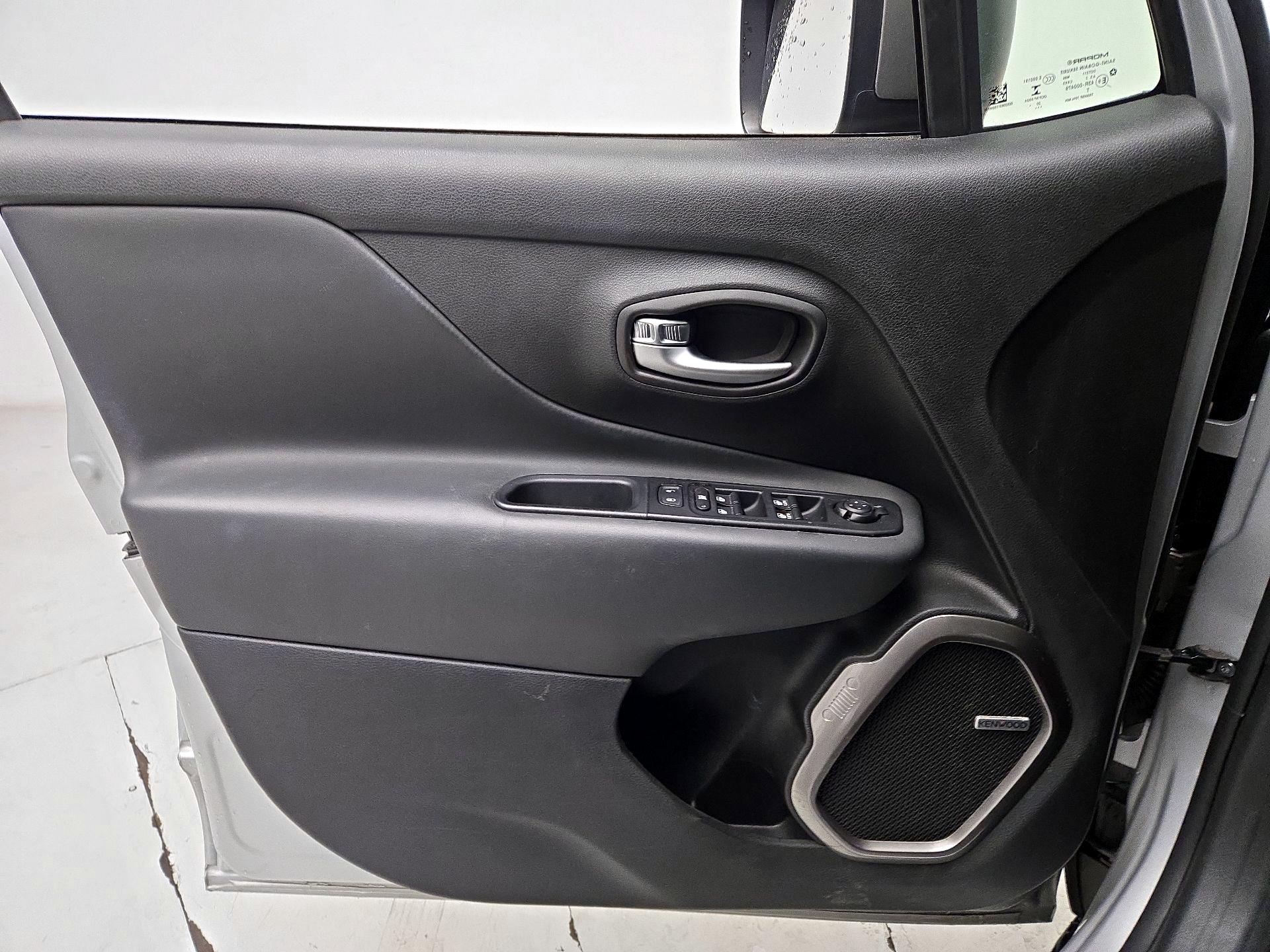 Thumbnail: 2021 Jeep Renegade - 12