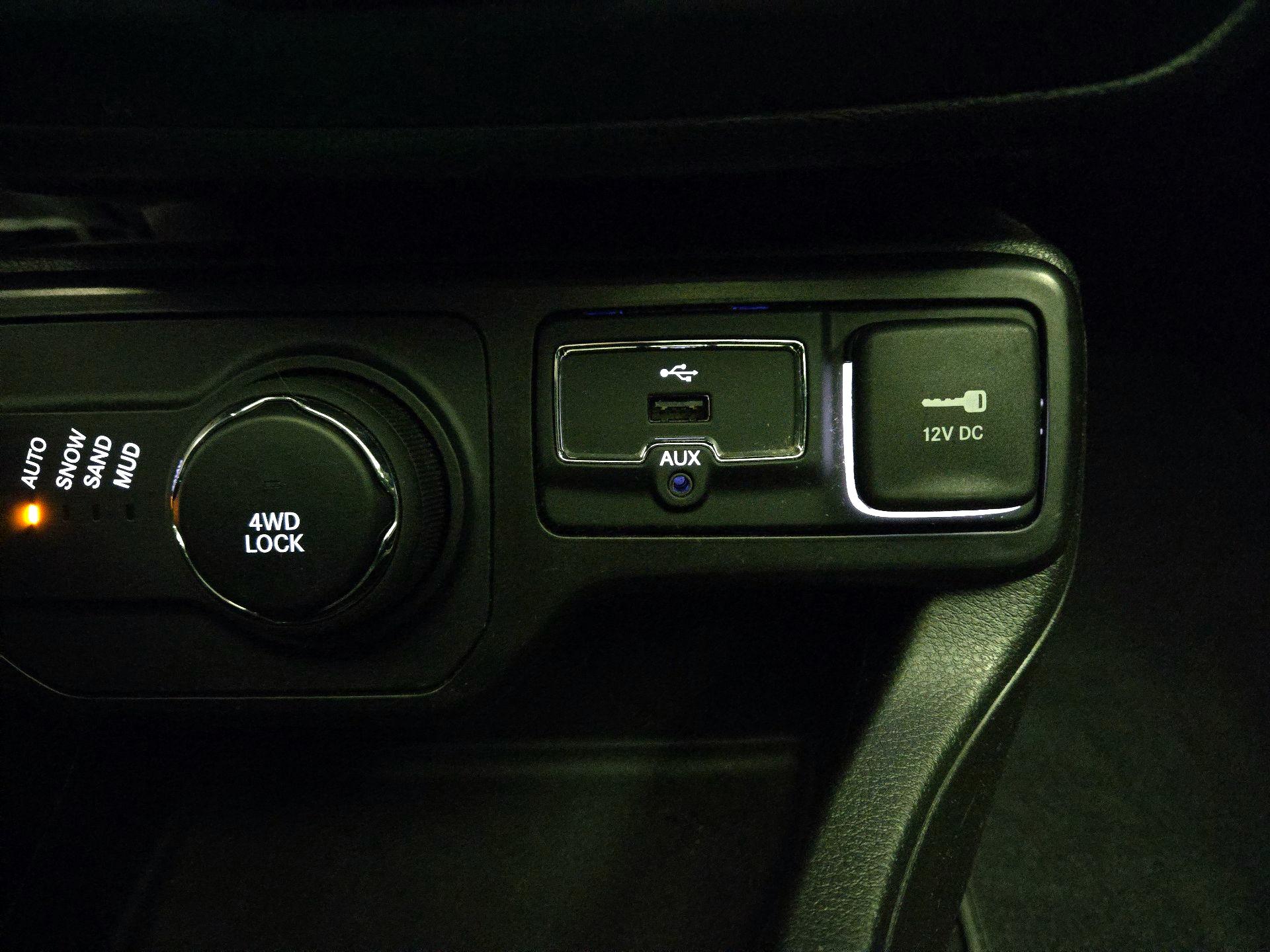 Thumbnail: 2021 Jeep Renegade - 19