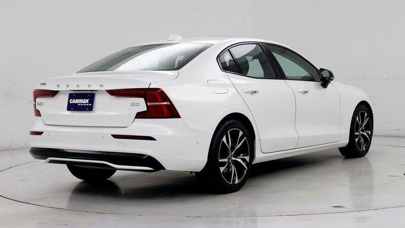 2024 Volvo S60 B5 Plus 8