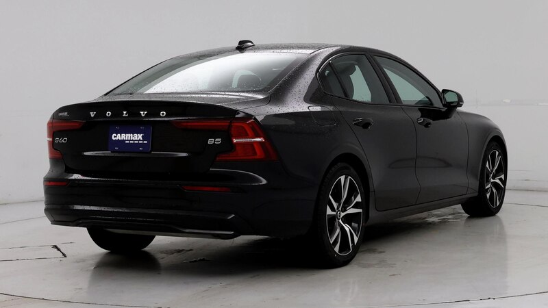 2024 Volvo S60 B5 Core 8