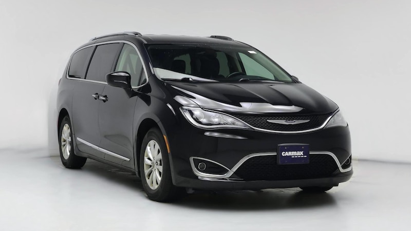 2018 Chrysler Pacifica Touring L Hero Image