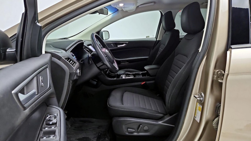 2020 Ford Edge SE 11